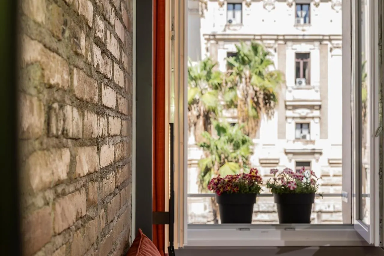 Trastevere 143 Roma 0*,  Italia